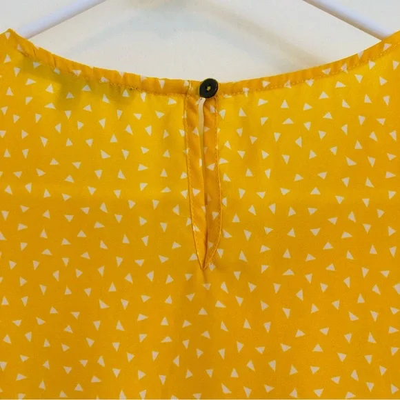 Yellow triangle blouse - Picture 3 of 3